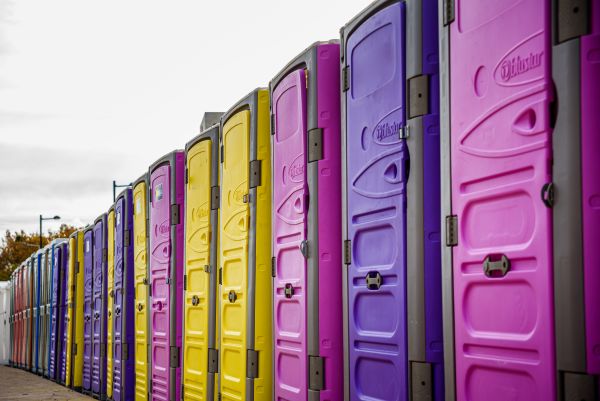 Luxury restroom trailer rental with flushing toilets and sinks in Ohio and the Midwest